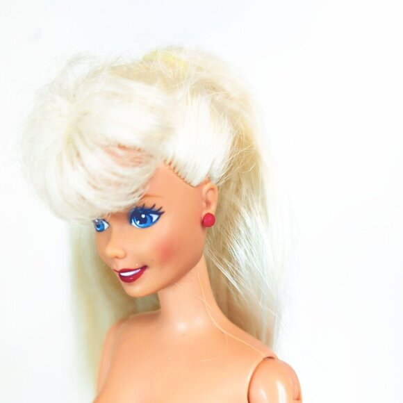 Vintage Olympic Gymnast 1996 Barbie Doll Articulated Blonde Red Earrings Nude - Picture 5 of 6